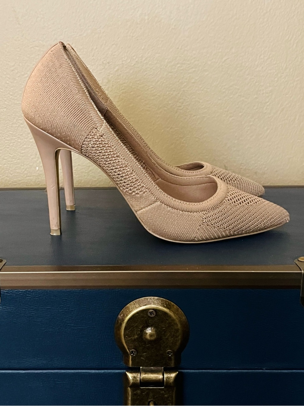 Charles David Classic Stretch Knit High Heels Shoes Size 9 Beige NUDE